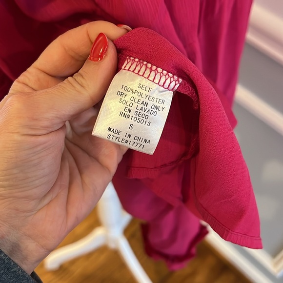 Like new pink ruffle blouse with flowy long sleeves - size small - Picture 9 of 9